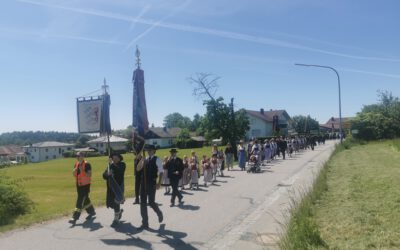Trachtenwallfahrt des Gaues Niederbayern in Lalling